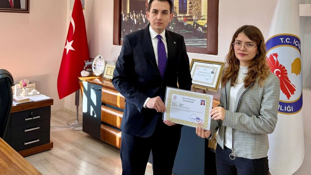 Hisarcık Kaymakamı Atam, proje öğretmenlerini başarılarından dolayı ödüllendirdi