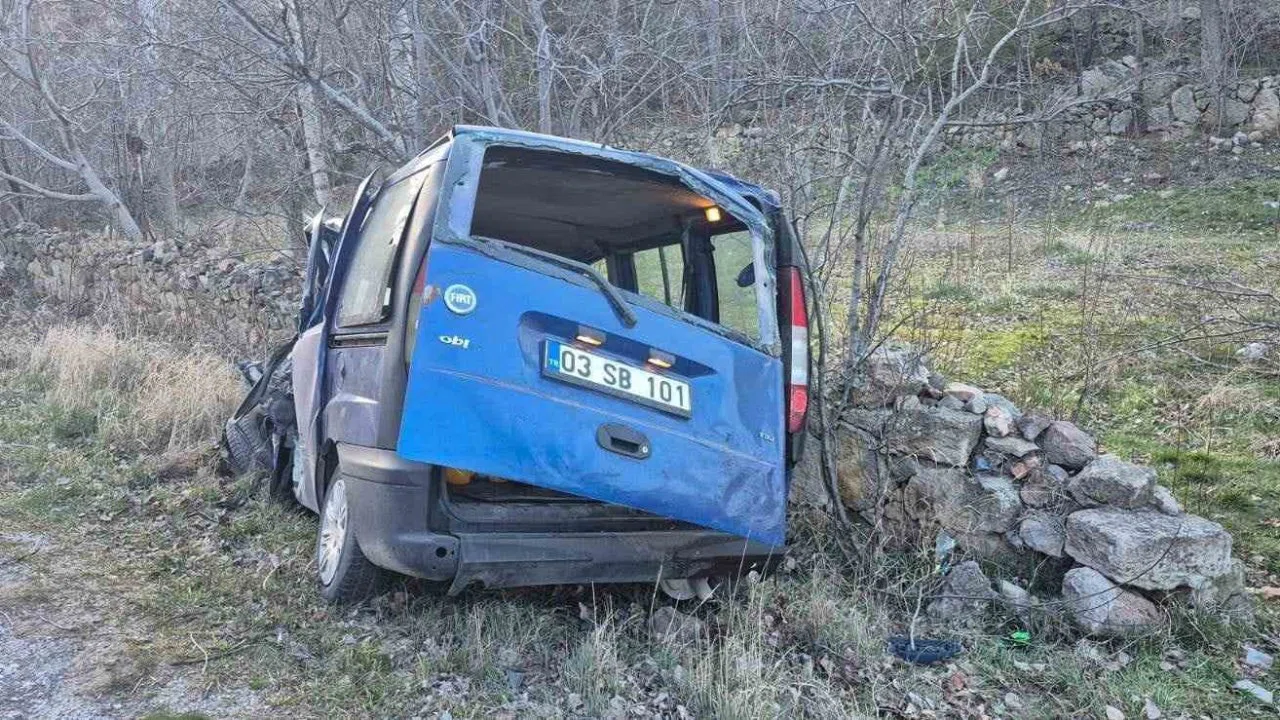 Hurdaya dönen araçlarda 1 kişi öldü, bir kişi yaralandı