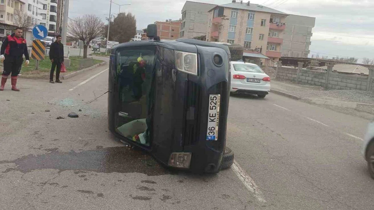 Iğdır’da iki araç çarpıştı: 2 yaralı