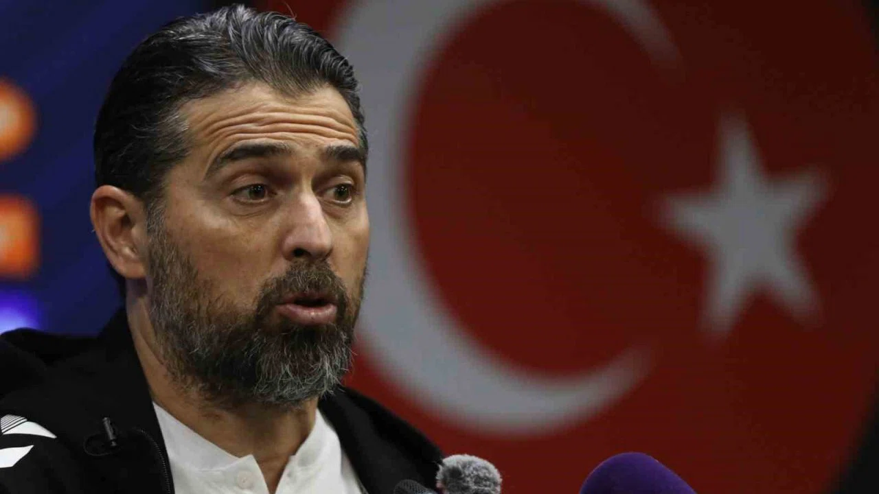 İlhan Palut: "Penaltı inşallah doğrudur"