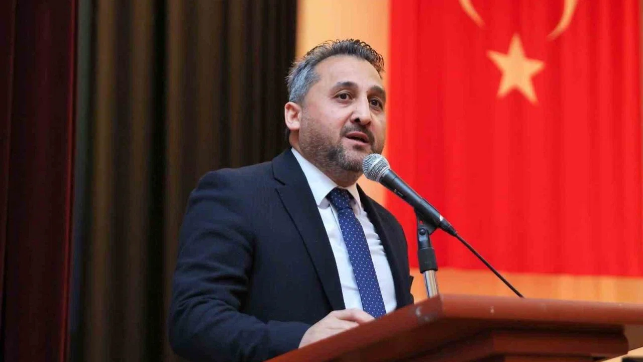 İZAZDER’den Türkiye-Azerbaycan kardeşliğine yönelik provokasyonlara tepki