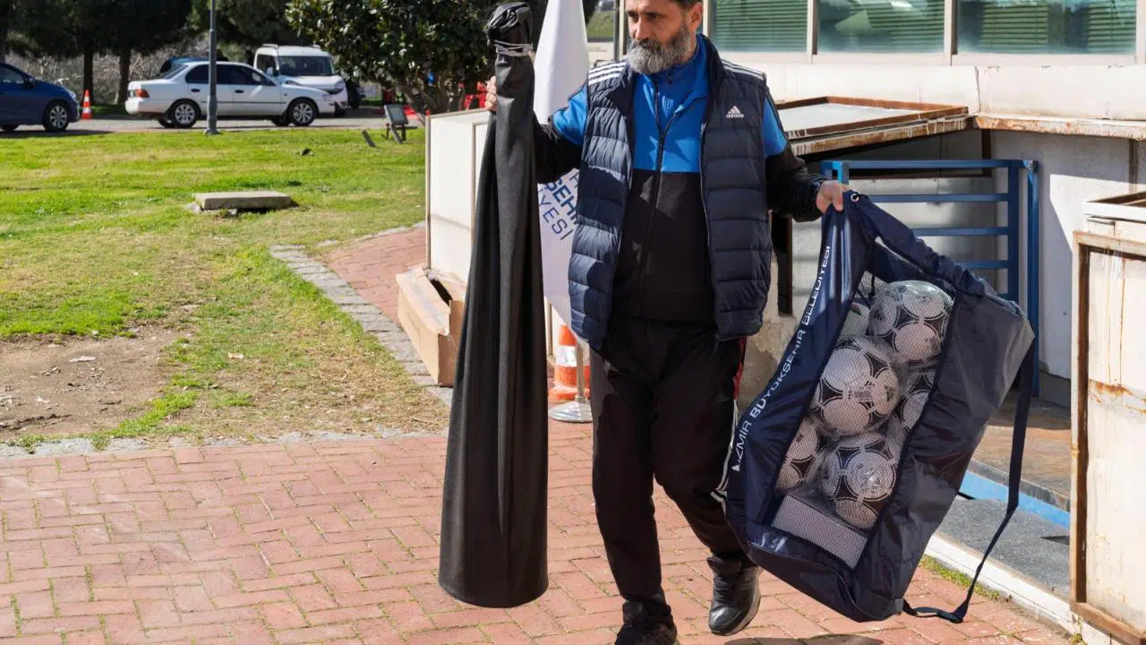 İzmir’de amatör spora 25 milyonluk can suyu