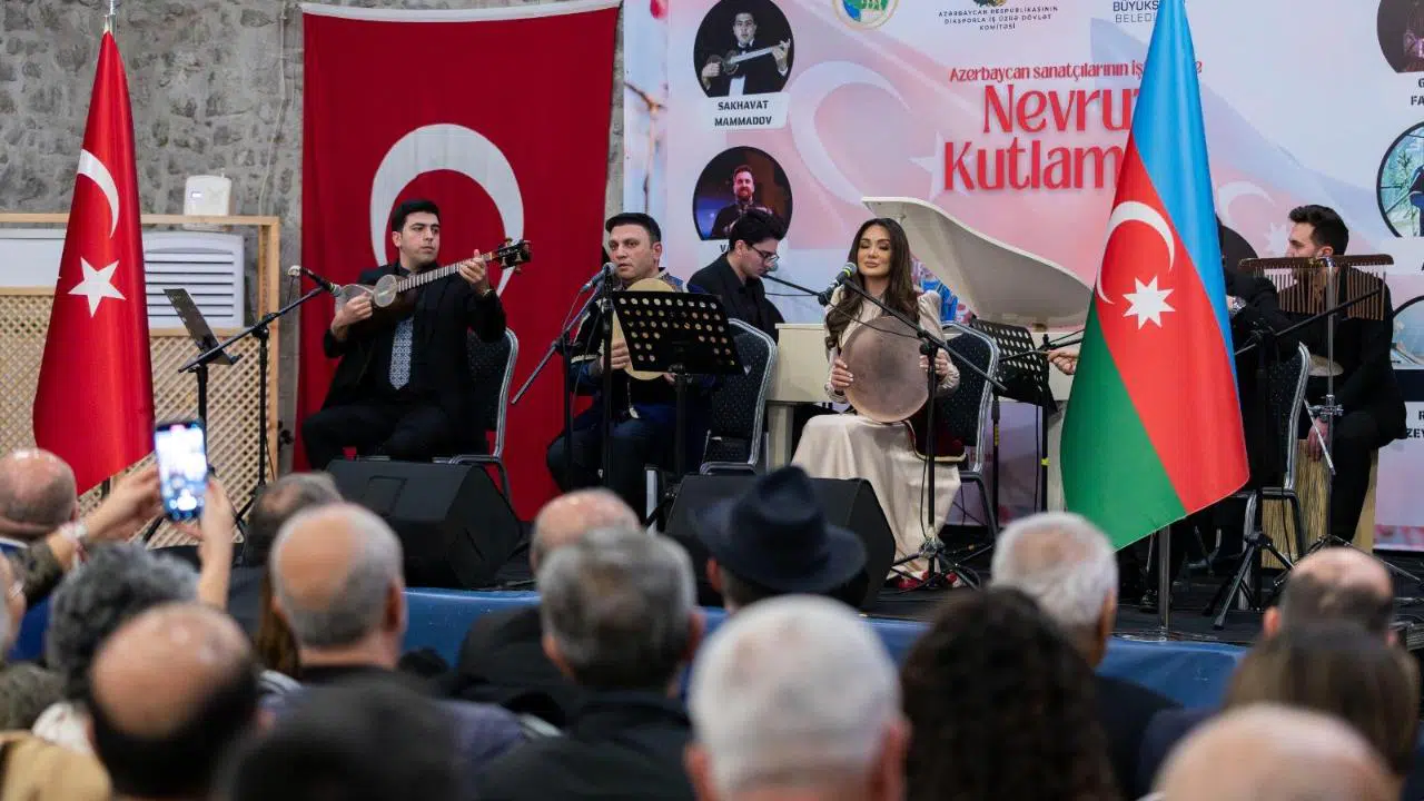 İzmir'de Azerbaycan rüzgarı