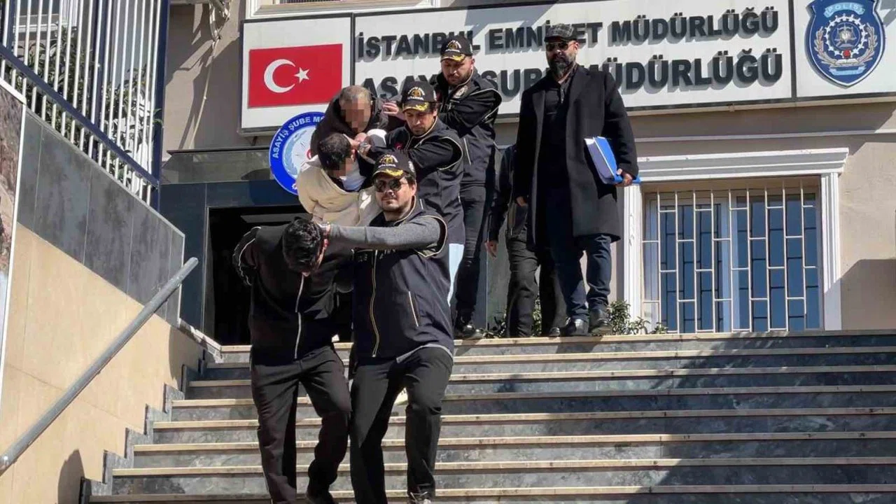 Kadıköy’de ev sahibi ve bakıcıyı bağlayıp 1 milyon TL çaldılar: Şüpheli yurt dışına kaçarken yakalandı