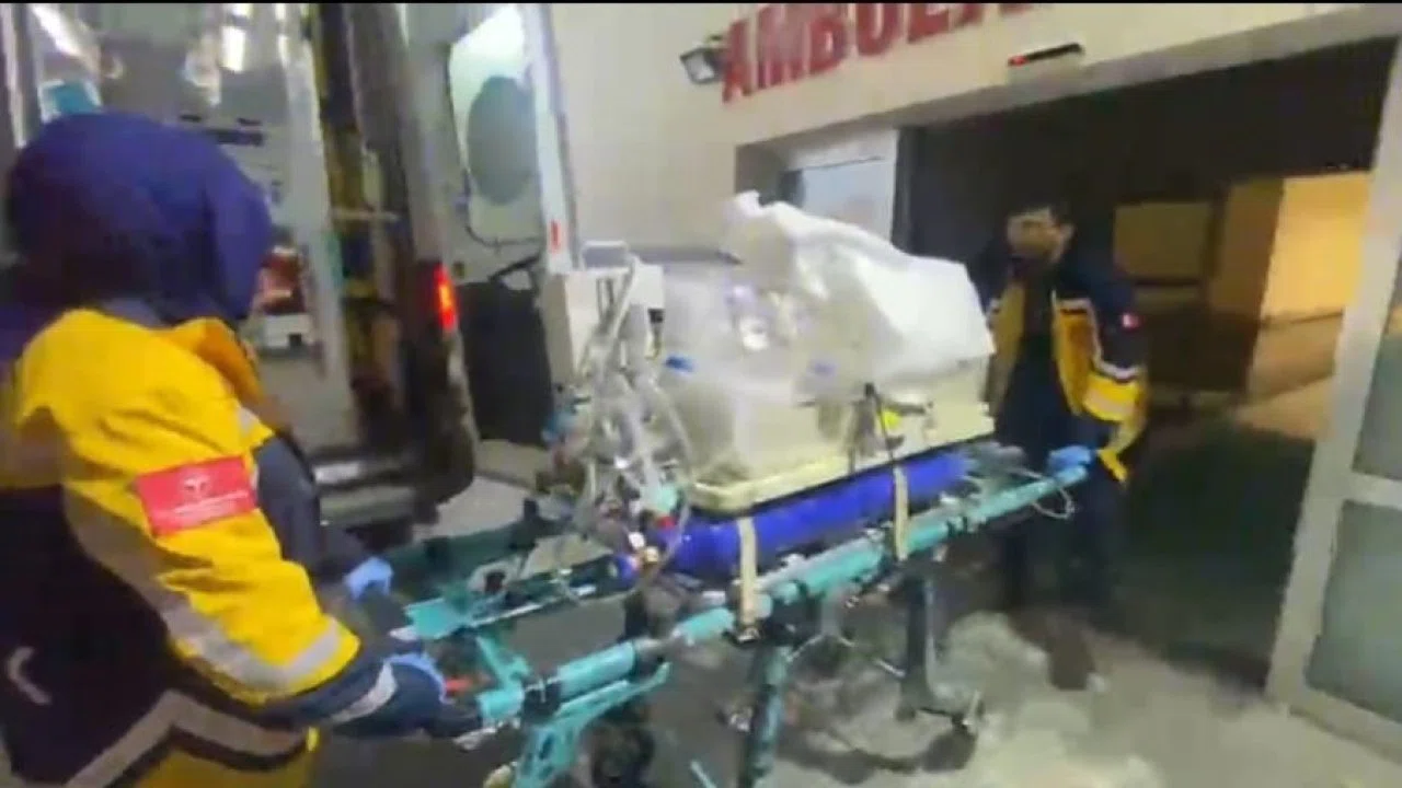 Kalp anomalisi tespit edilen bebek uçak ambulansla Konya’ya sevk edildi