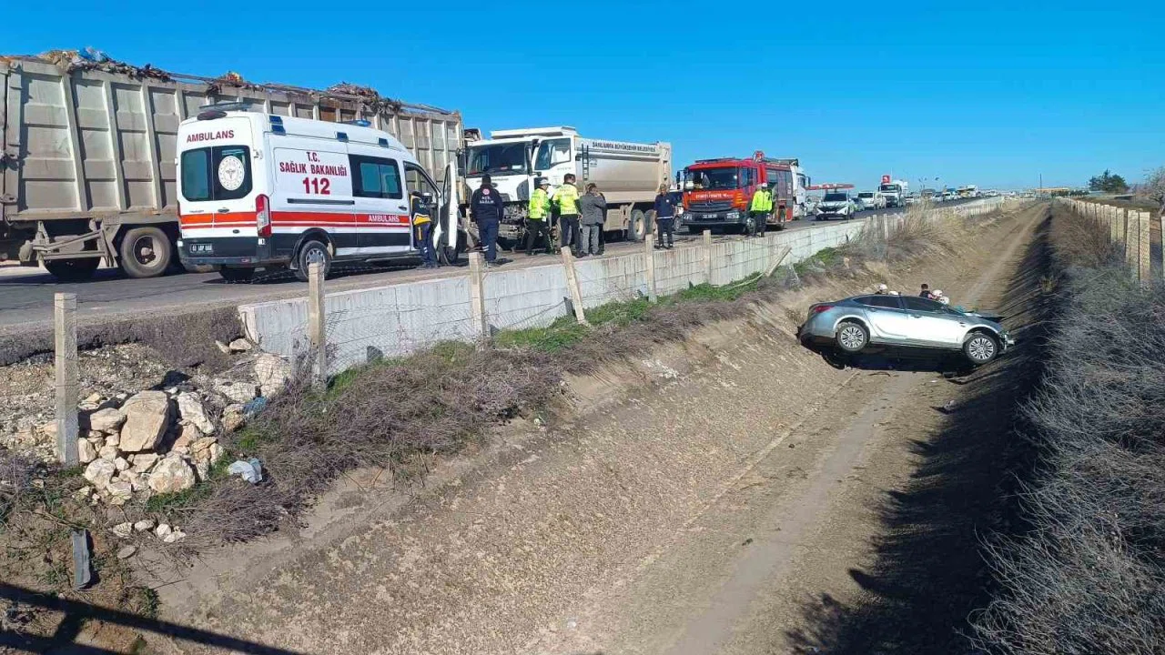 Kamyonla çarpışan otomobilin sürücüsü hayatını kaybetti
