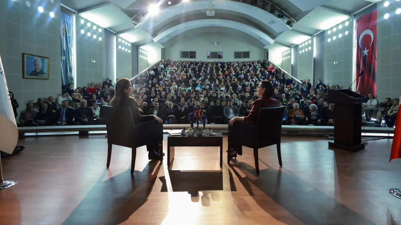 Karabağlar ‘da Kadın ve Demokrasi Forumu