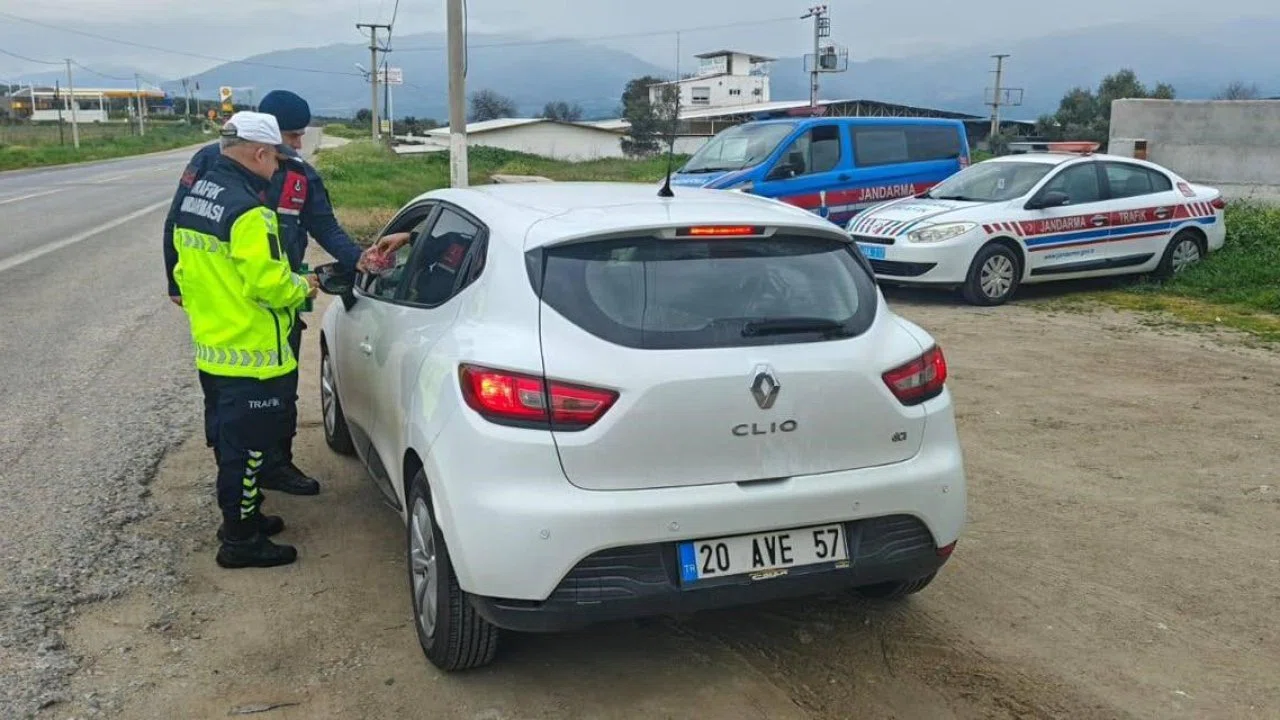 Karacasu’da bayramda trafik ekipleri sahada