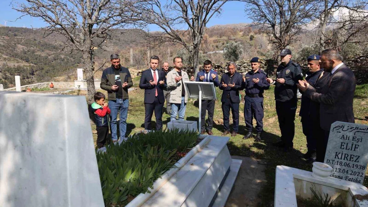 Karacasulu Şehit Kirez mezarı başında anıldı