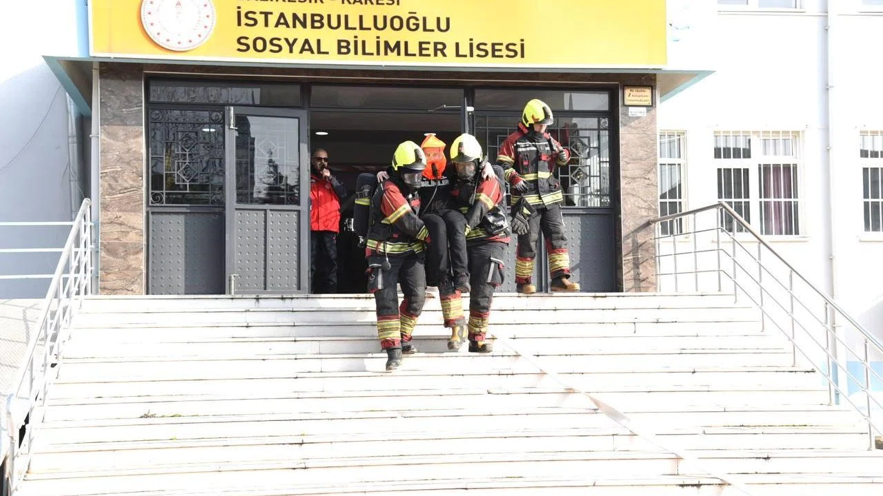 Karesi’de 413 öğrencili dev deprem tatbikatı