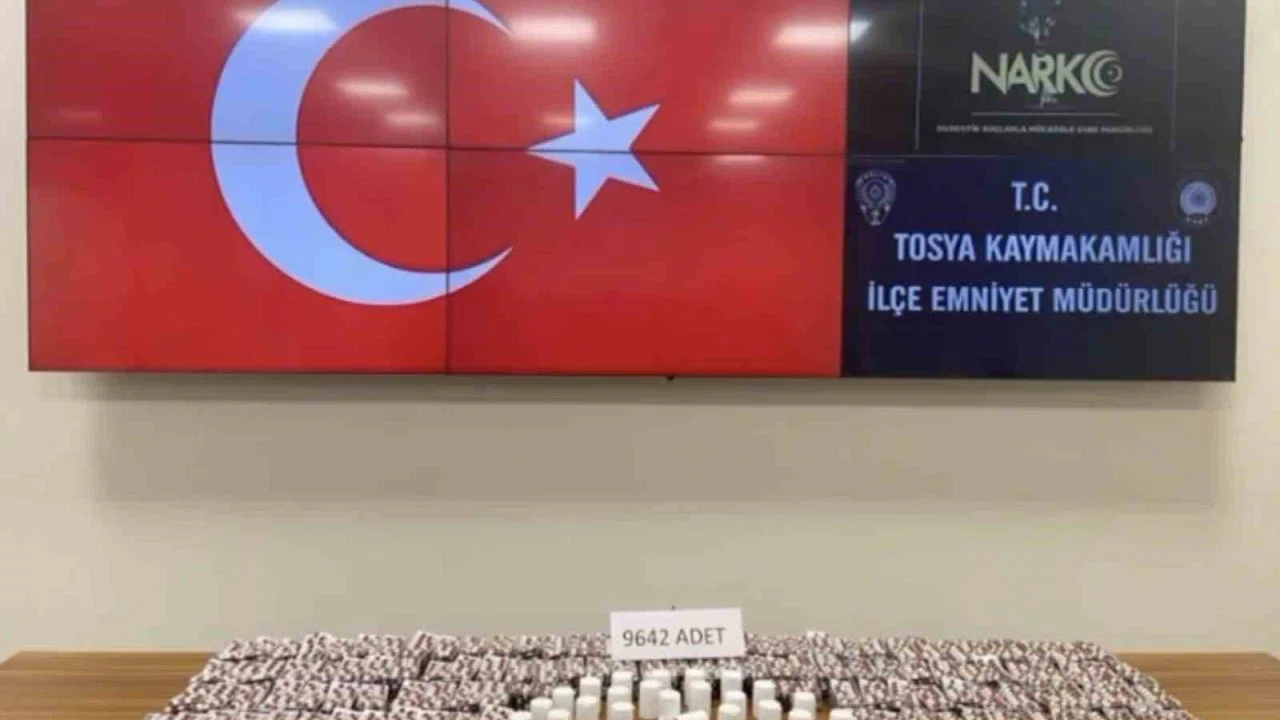 Kastamonu’da 9 bin 642 adet sentetik ecza hapı ele geçirildi