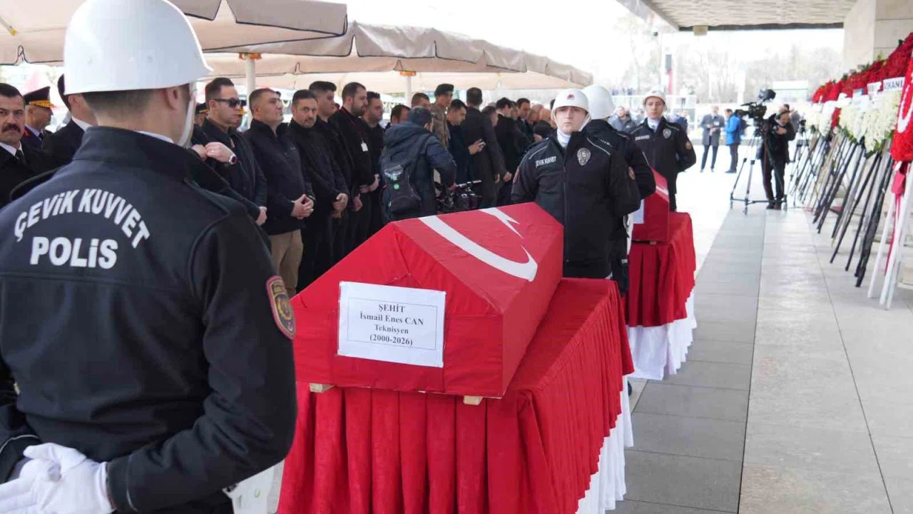 Katar’da helikopterin düşmesi sonucu şehit olan ASELSAN teknisyenleri için töreni düzenlendi