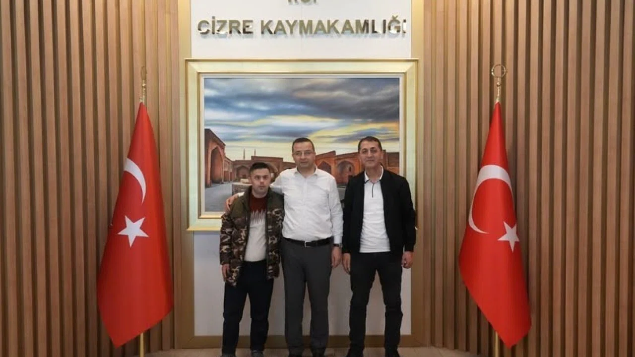 Kaymakam Baycar, down sendromlu genci makamında ağırladı