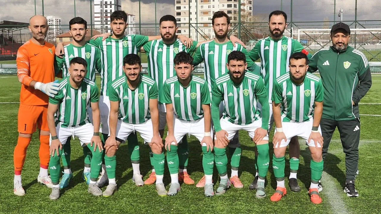Kayseri Şekerspor zirvede 2 puan bıraktı