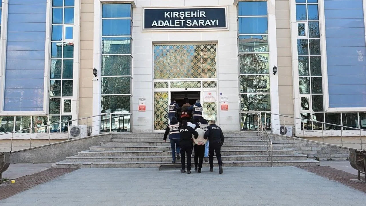 Kendilerini polis olarak tanıtıp dolandırdılar: 3 kişi tutuklandı