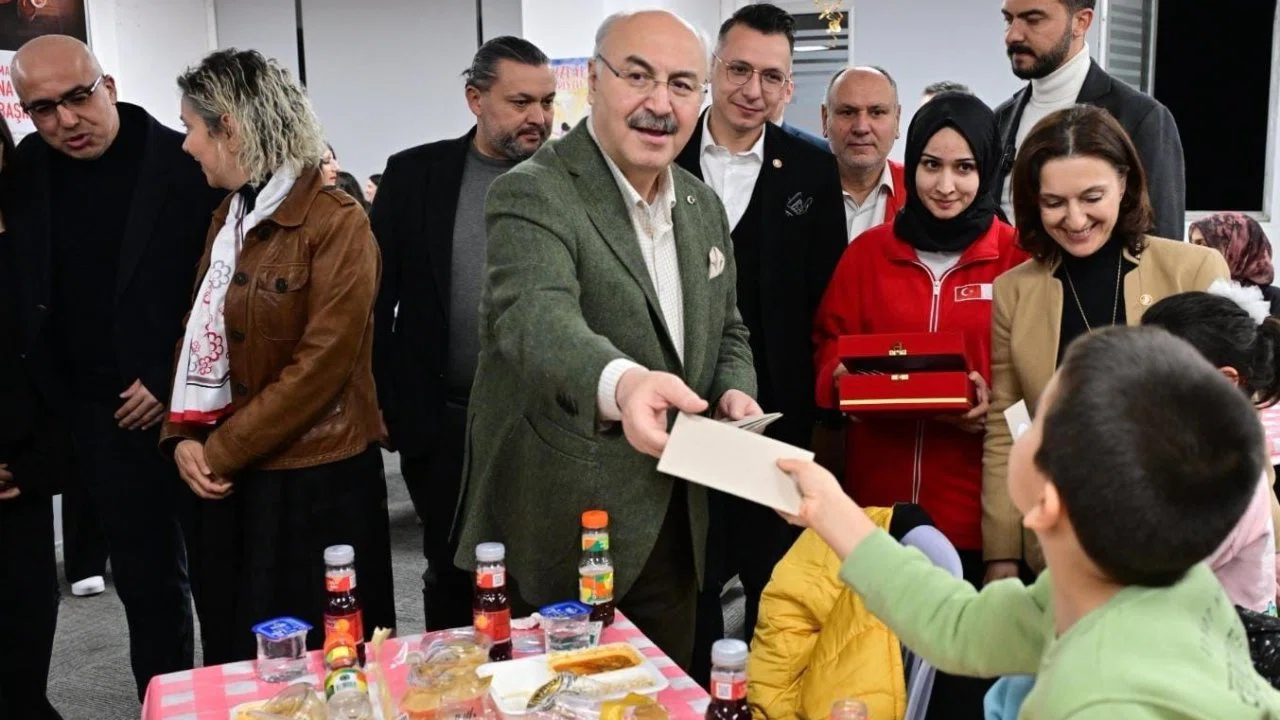 Kızılay 450 çocuğu gönül sofrasında buluşturdu