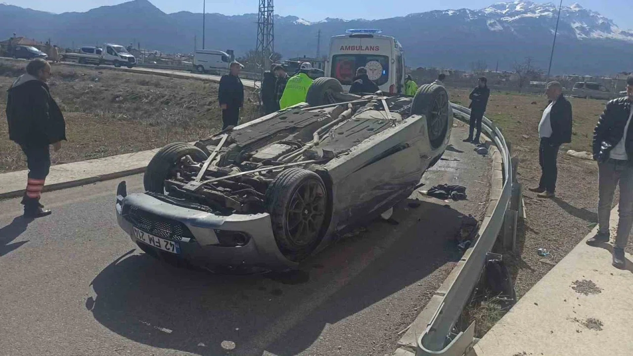 Konya’da kontrolden çıkan otomobil takla attı: 4 yaralı