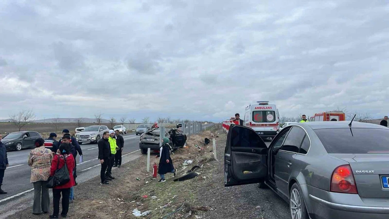 Konya’da takla atan otomobilde yaralanan genç, hayatını kaybetti