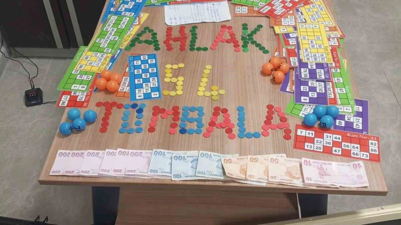 Kumarhaneye çevrilen iş yerine suçüstü operasyon