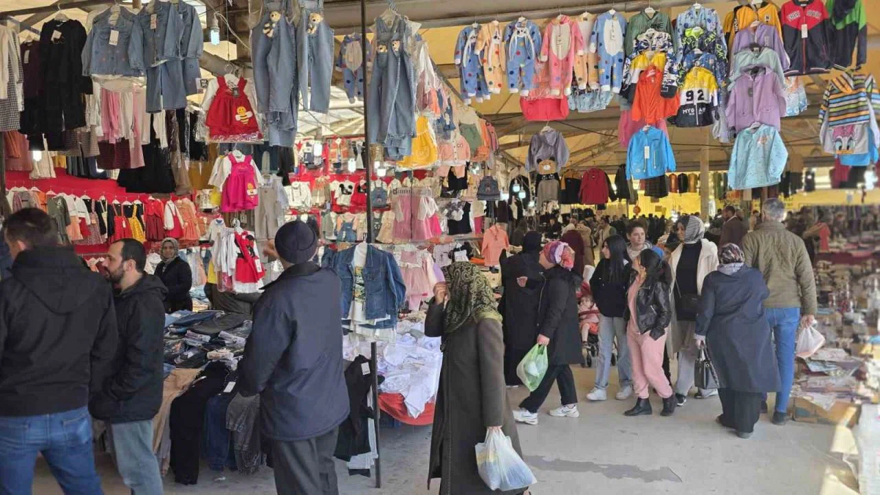 Kütahya’da ’Bayram Pazarı’ açıldı