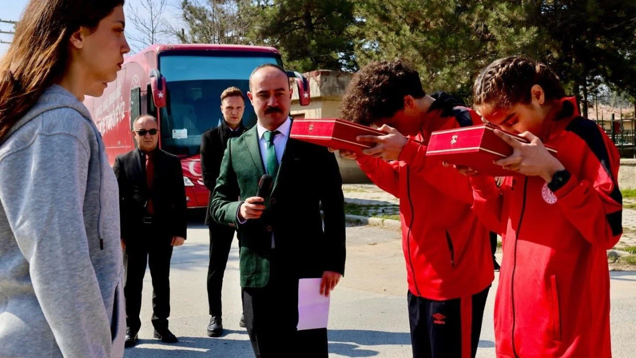 Kutsal emanetler Bilecik’ten geçti