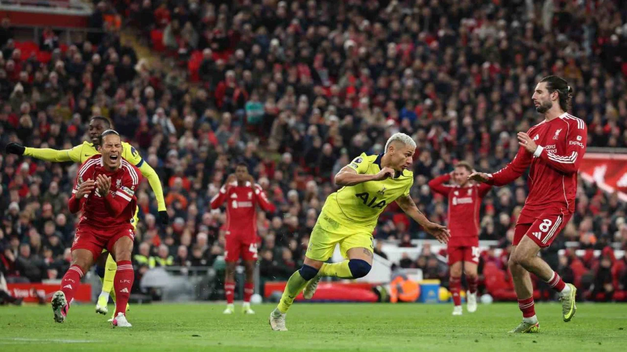 Liverpool, Tottenham’a son dakikada takıldı