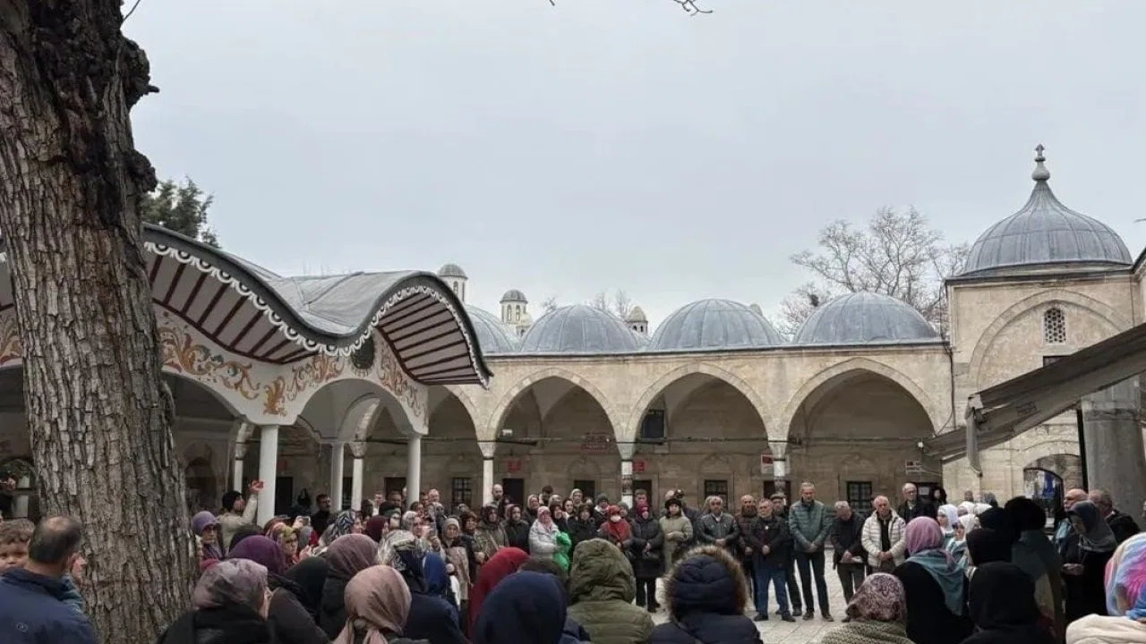 Lüleburgaz’da umre yolcuları dualarla uğurlandı