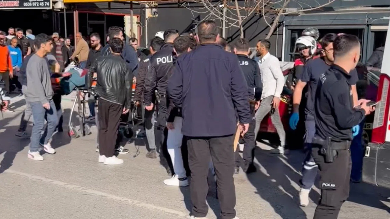Manisa’da bıçaklı kavga: 1 ölü, 2 ağır yaralı