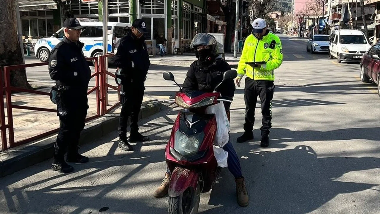 Manisa’da kasksız sürücülere geçit yok