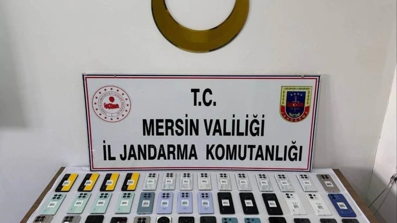 Mersin’de 800 bin liralık gümrük kaçağı telefon ele geçirildi
