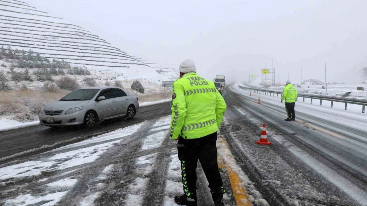 Meteoroloji’den buzlanma ve çığ uyarısı