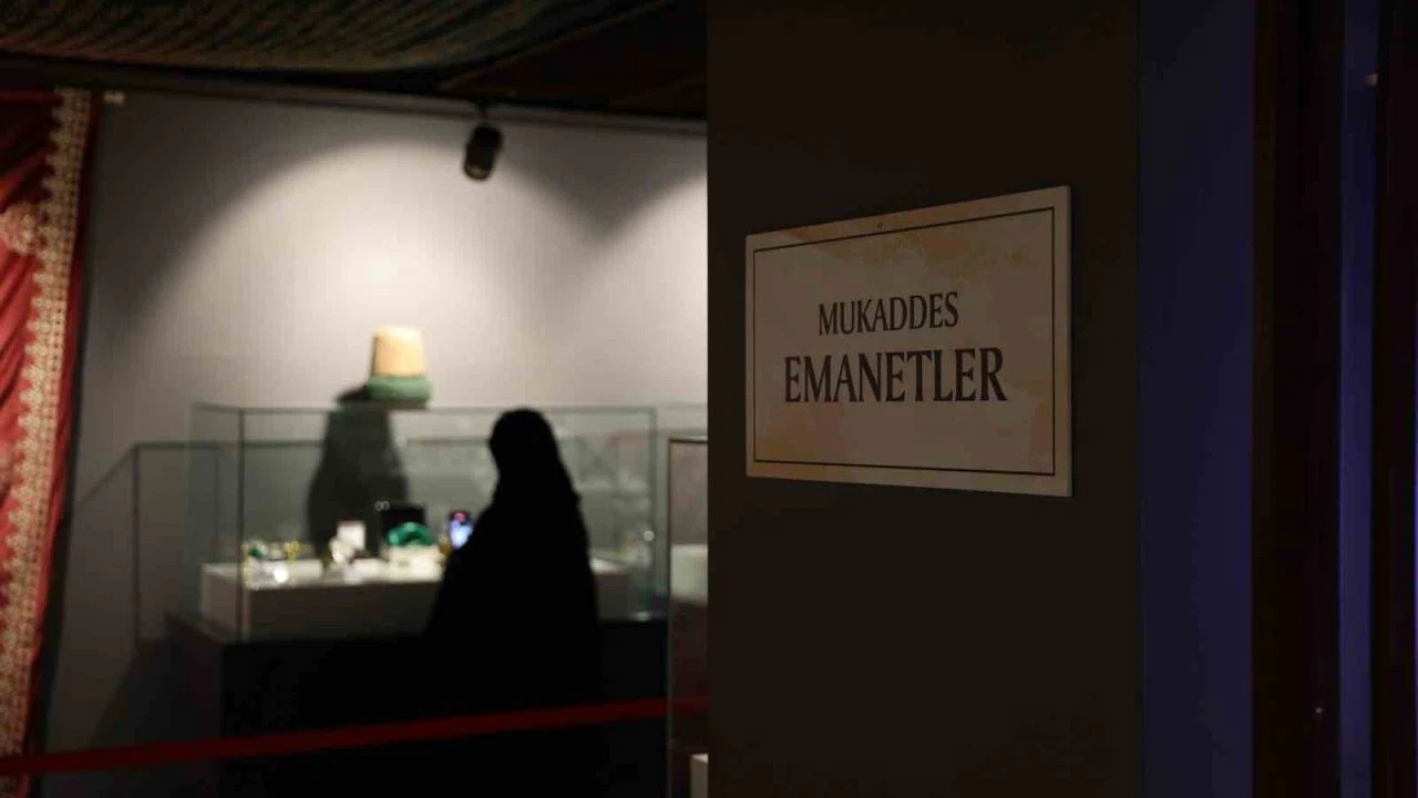 Mukaddes emanetler, Gaziantep Büyükşehir ev sahipliğinde vatandaşlarla buluşuyor