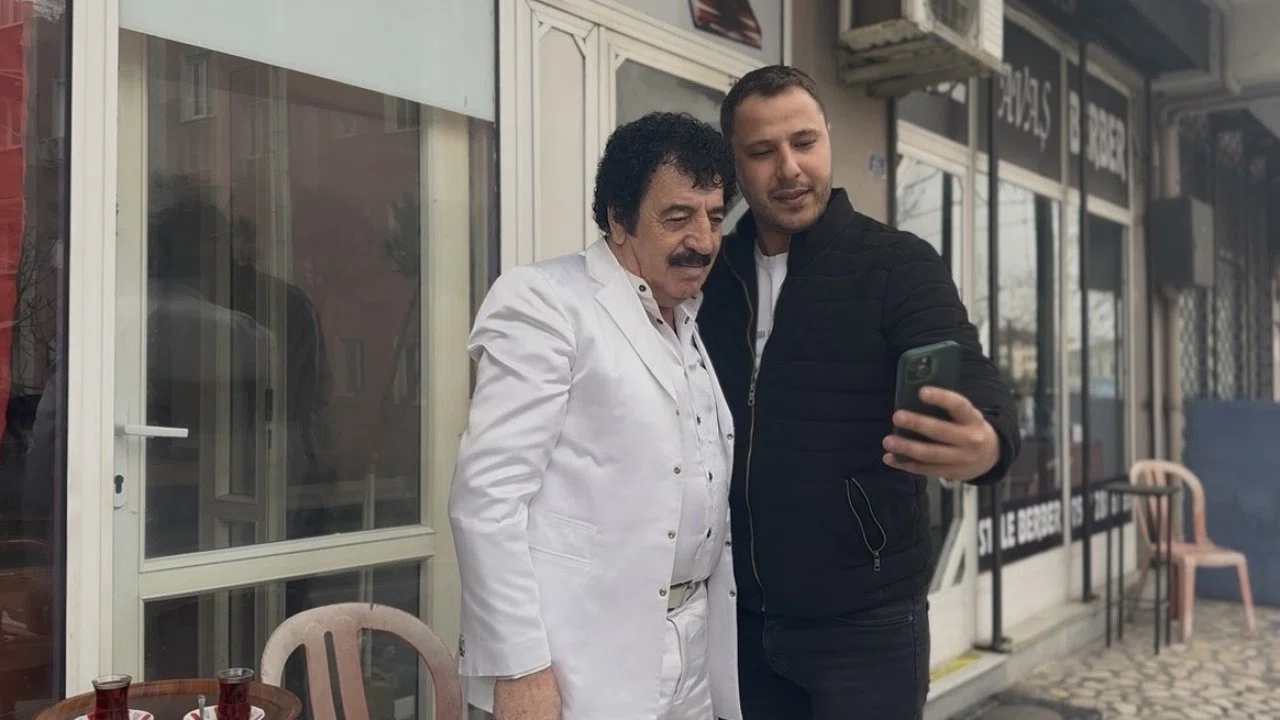 Müslüm Gürses’e benzerliğiyle herkesi şaşırttı, görenler dönüp bir daha baktı