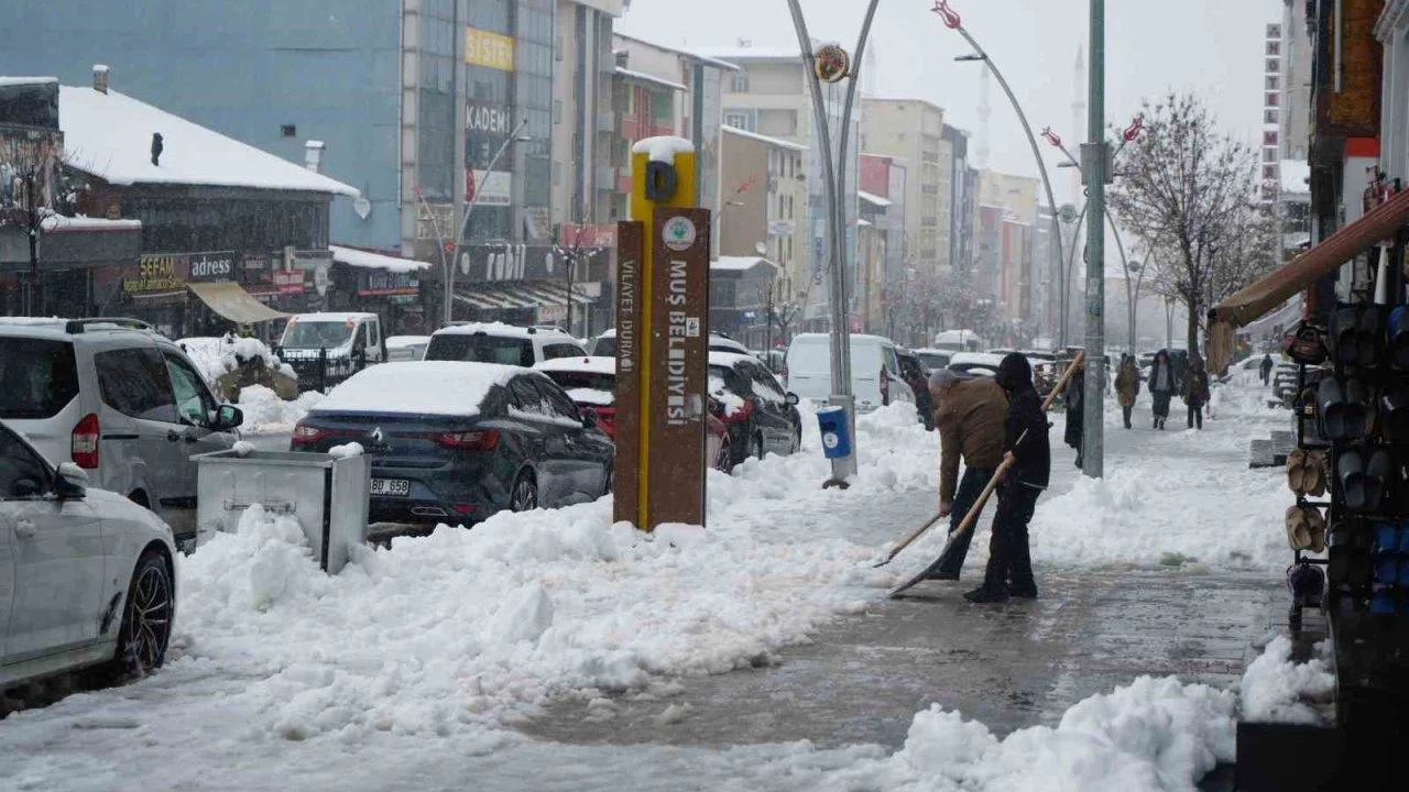 Muş’ta 158 köy yolu kapandı