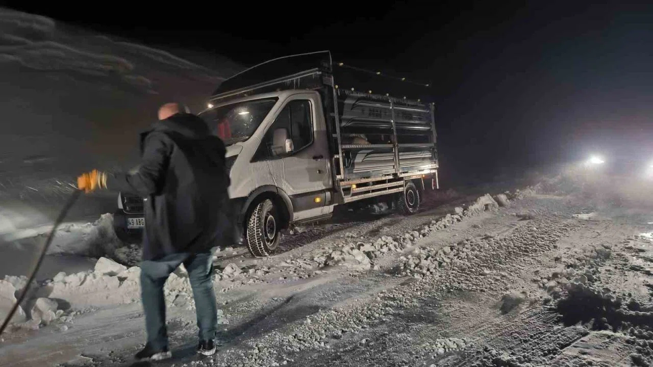 Muş’ta yoğun kar: 145 köy yolu ulaşıma kapandı