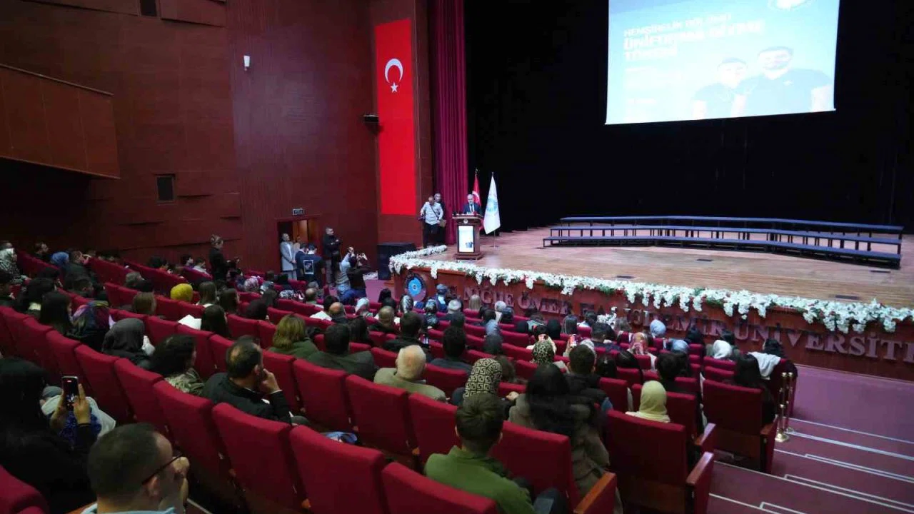 Niğde’de 120 hemşire adayı üniforma giydi