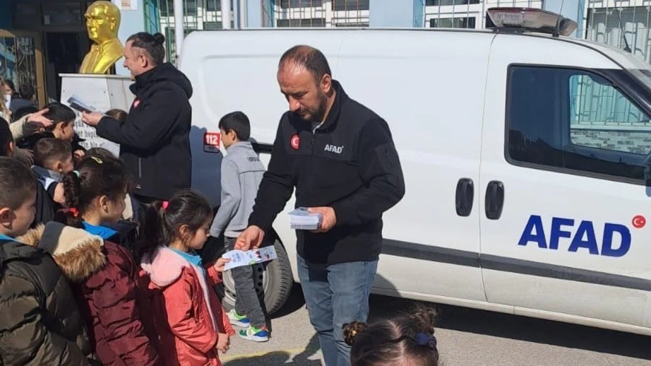 Öğrencilere afet farkındalık eğitimi verildi
