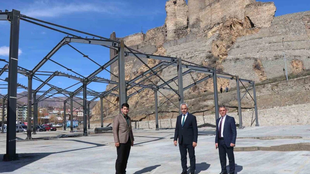 Oltu’da modern kapalı pazar yeri projesi devam ediyor