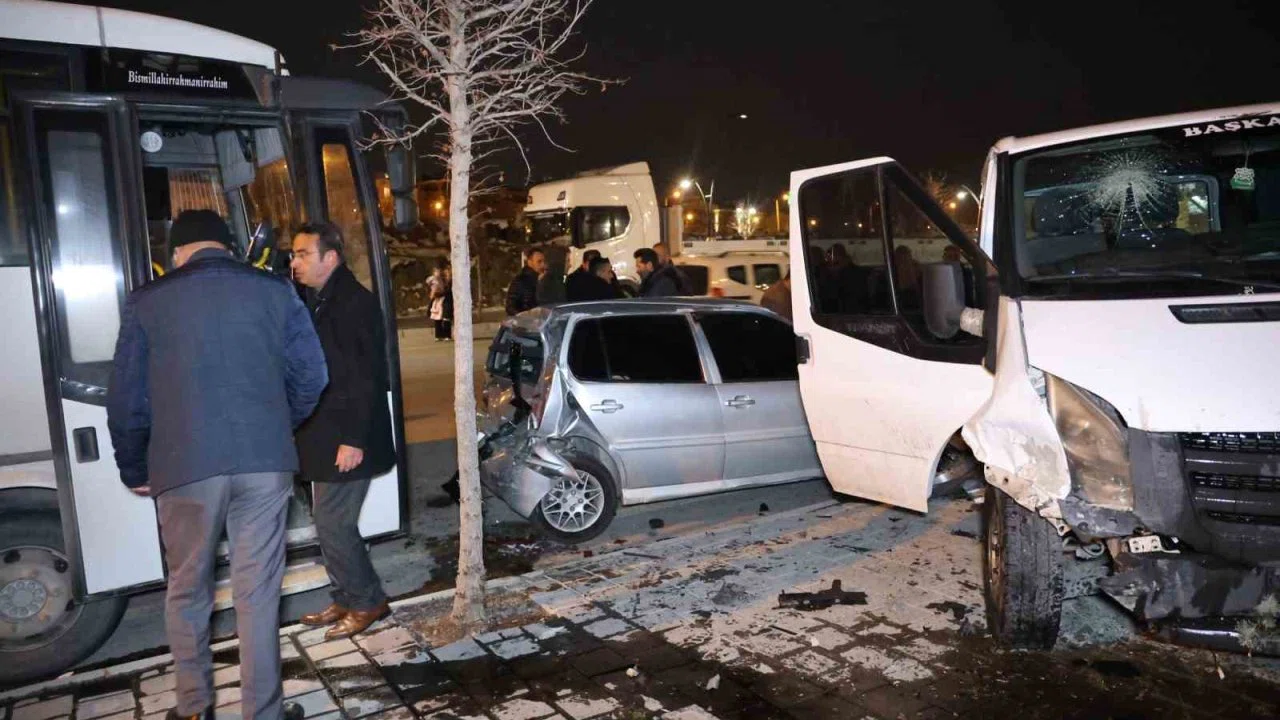 Önce kaza, sonra kavga ettiler: 2 yaralı