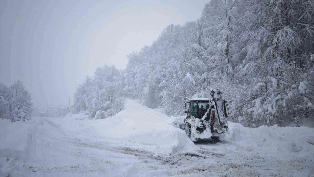 Ordu’nun 13 ilçesinde eğitime kar engeli