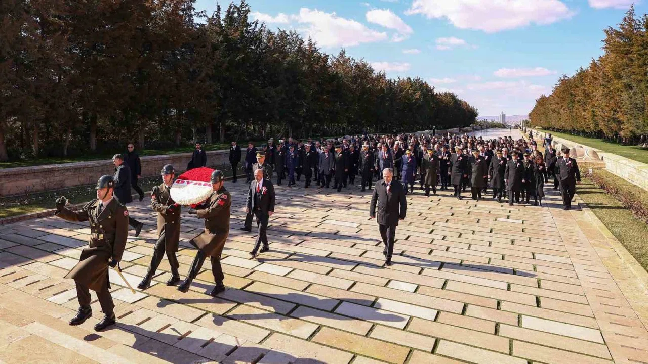 OYAK’tan 65’inci kuruluş yıl dönümünde Anıtkabir’e ziyaret