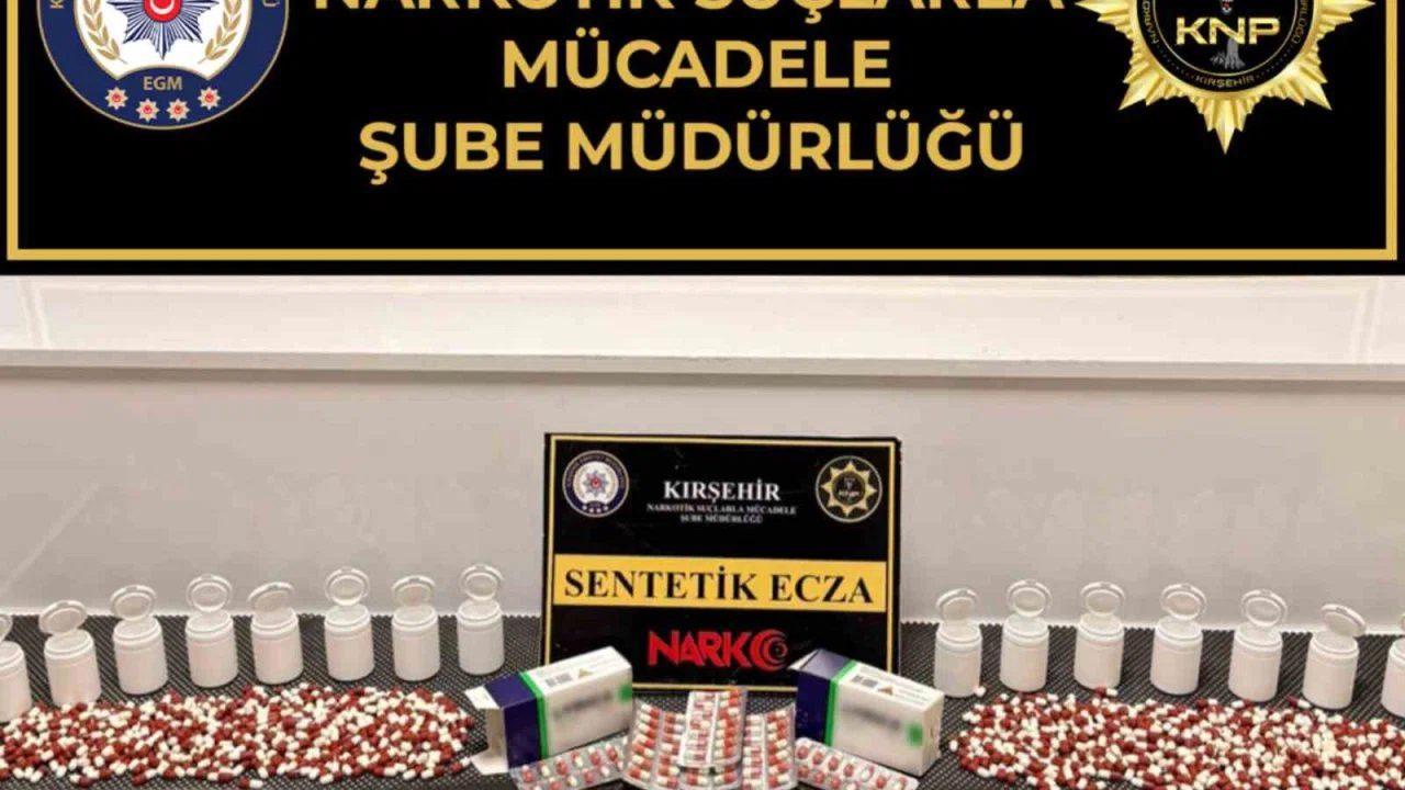 Polis durdurduğu araçta uyuşturucu ele geçirdi