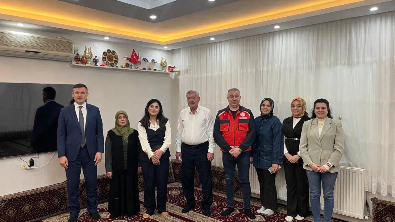 Protokol üyeleri çocuklarla iftar buluşmalarında bir araya geliyor