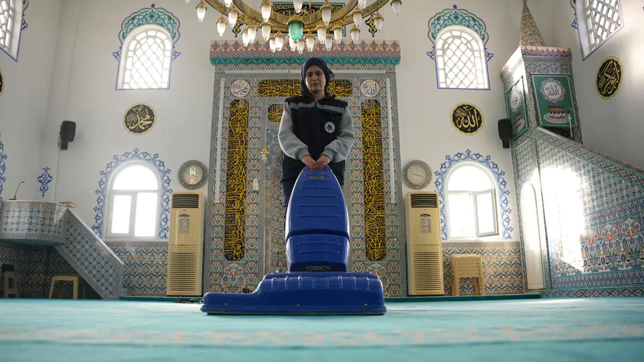 Ramazan'da Kemalpaşa Camileri pırıl pırıl