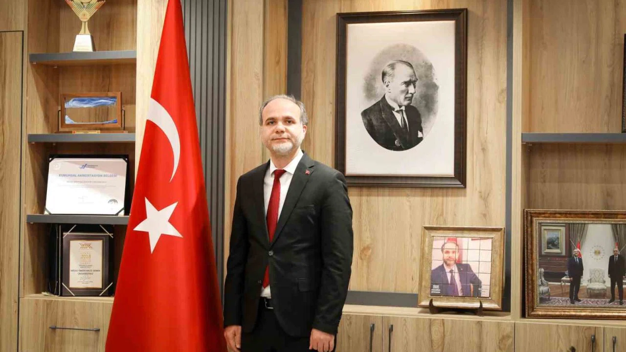 Rektör Uslu: "Ramazan Bayramı birlik ve beraberliğimizi güçlendiren özel günlerdendir"
