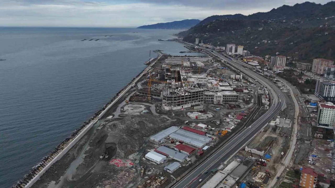 Rize Şehir Hastanesi inşaatı hızla devam ediyor