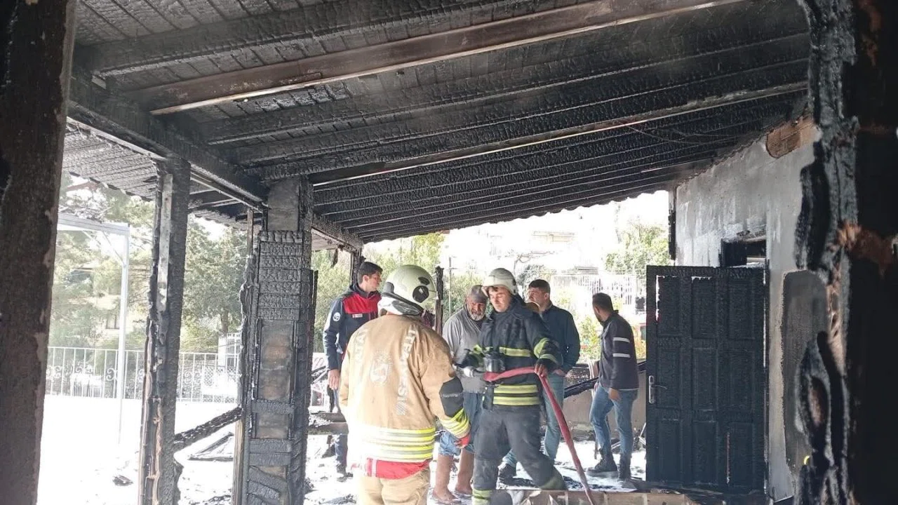 Samandağ’da müstakil evde yangın çıktı