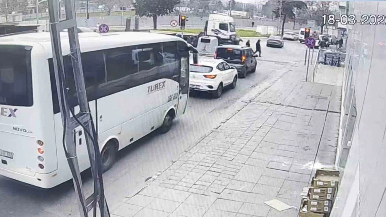 Sancaktepe’de feci kaza: Tırın altında kalan kadın hayatını kaybetti