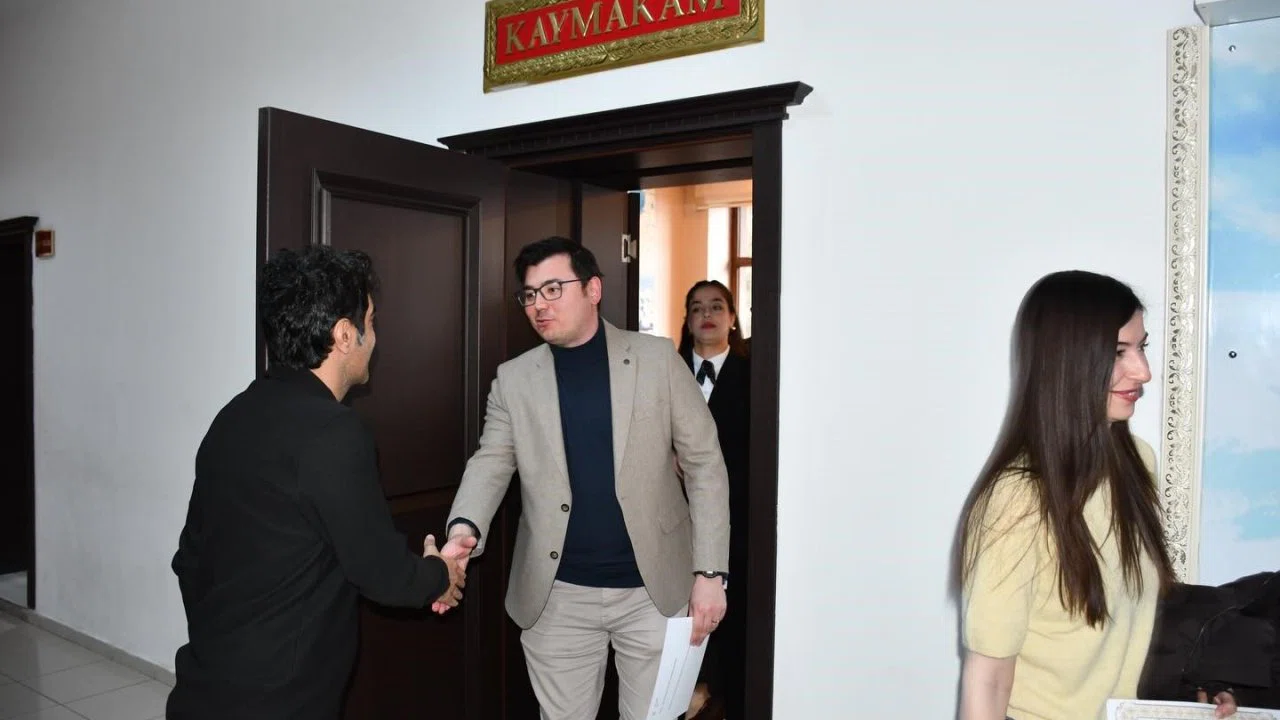 Sarıkamış Kaymakamı Aslantatar, doktorlarla bir araya geldi
