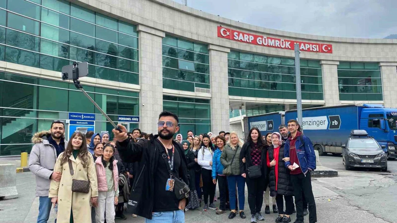 Sarp Sınır Kapısı’nda yolcu geçişi 5 milyonu aştı